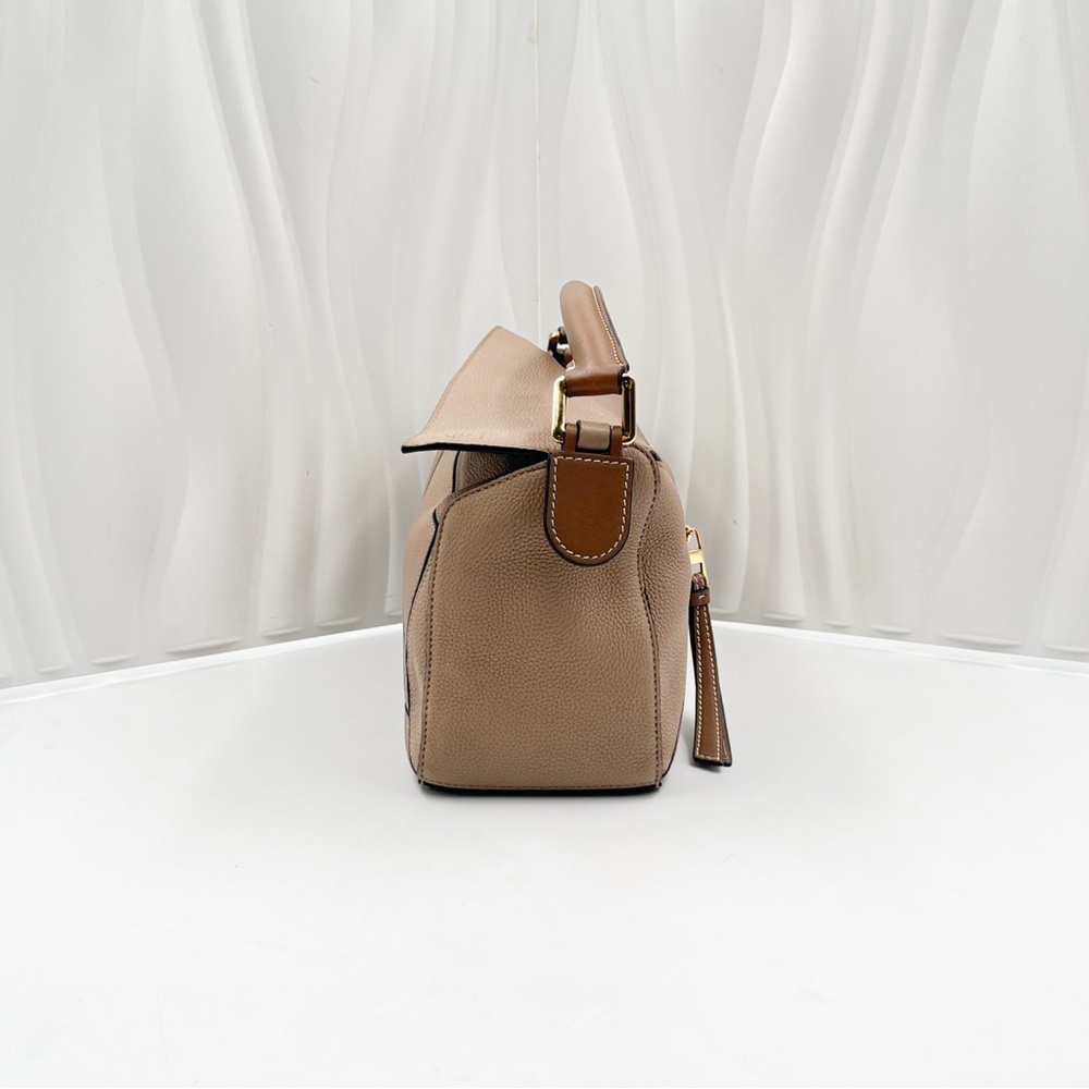 LOEWE Puzzle Small Top Handle Bag Sand Grained Calfskin - Picture 4 of 14